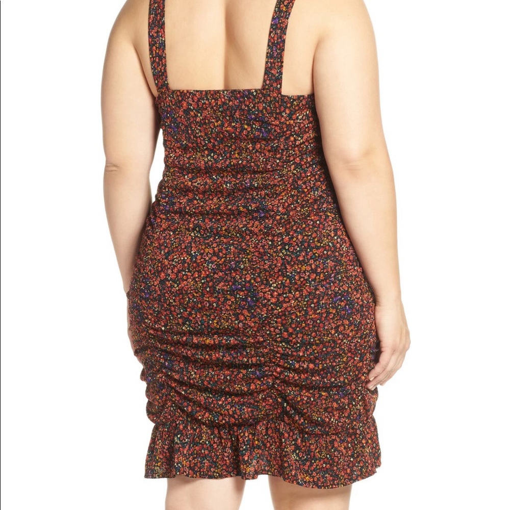 LEITH Floral Ruched Dress - Picture 3 of 7